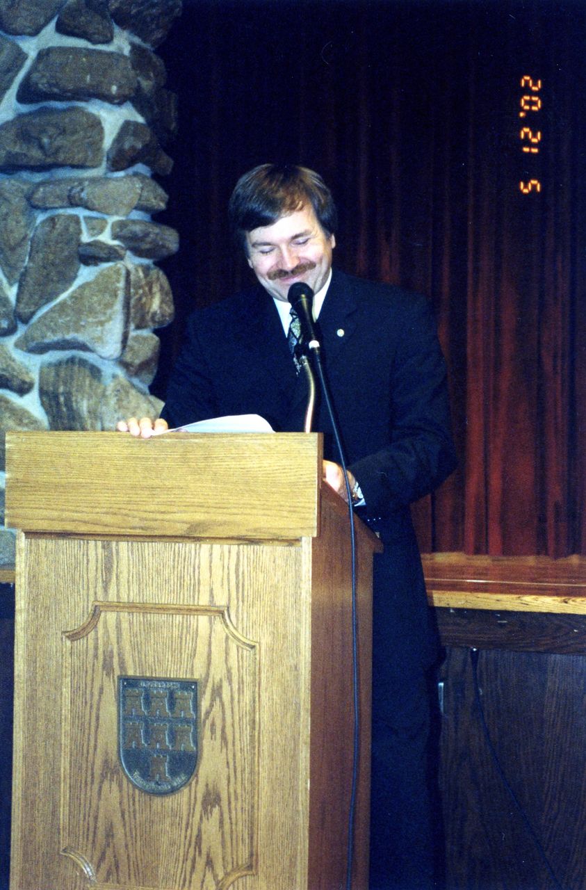 2002-05-12-001.jpg