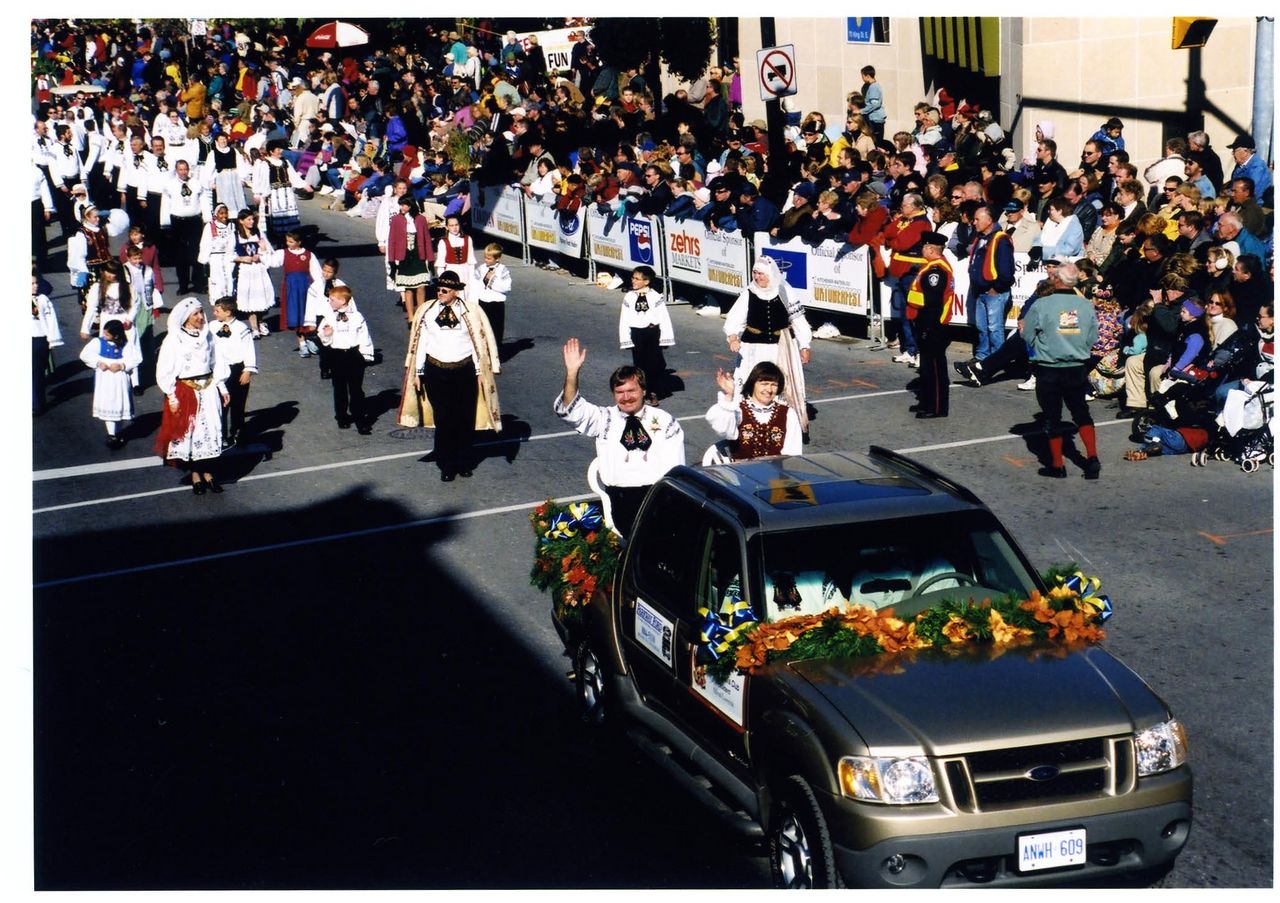 2002-10-002.jpg