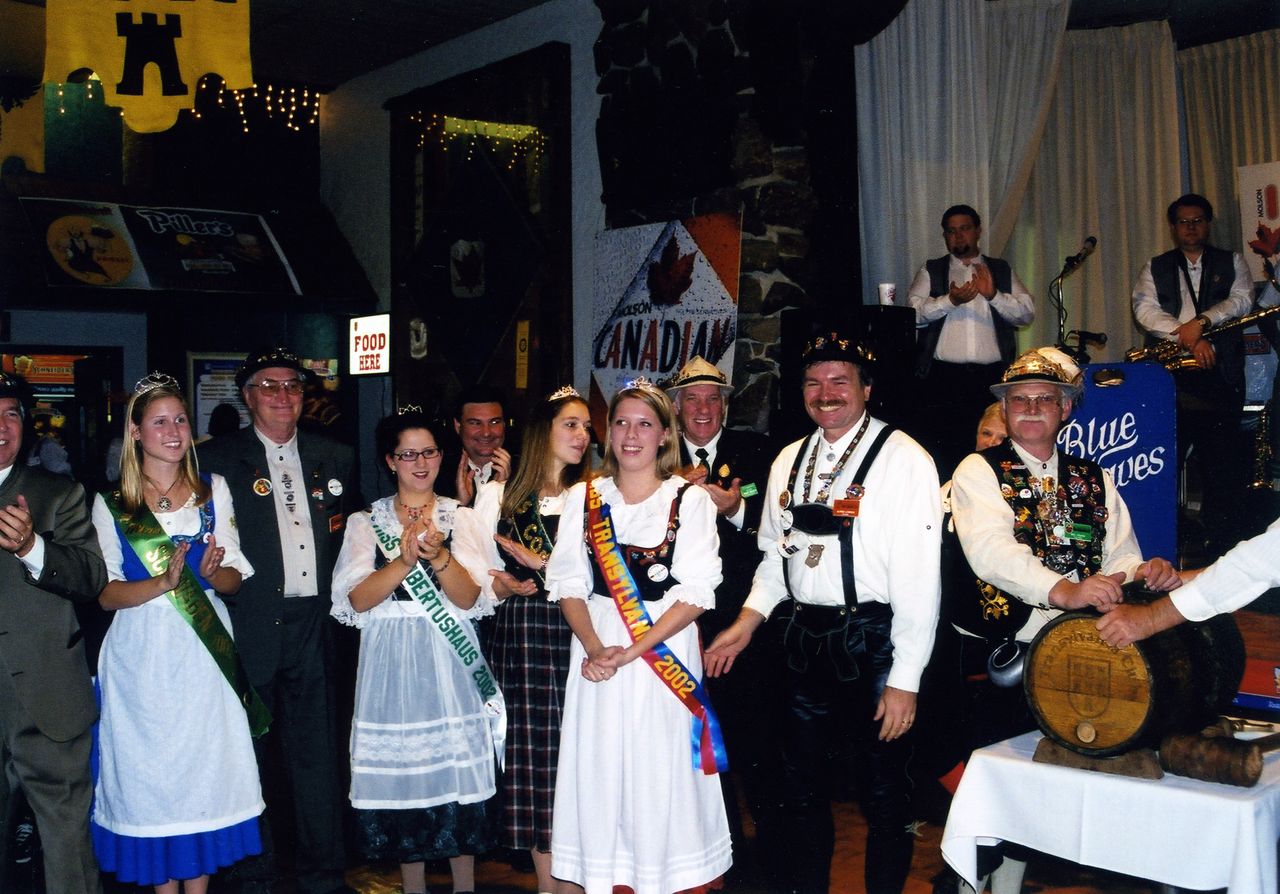 2002-10-003.jpg