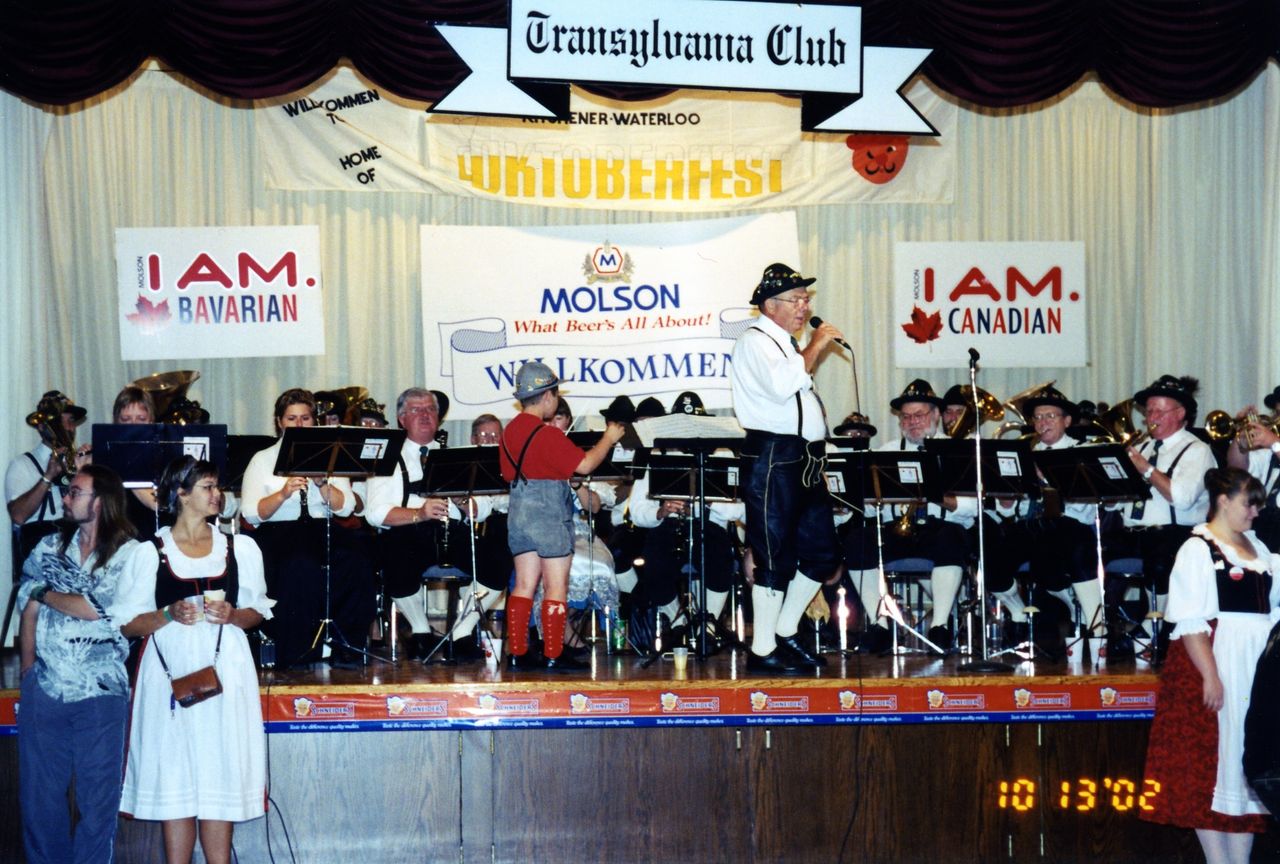 2002-10-13-001.jpg