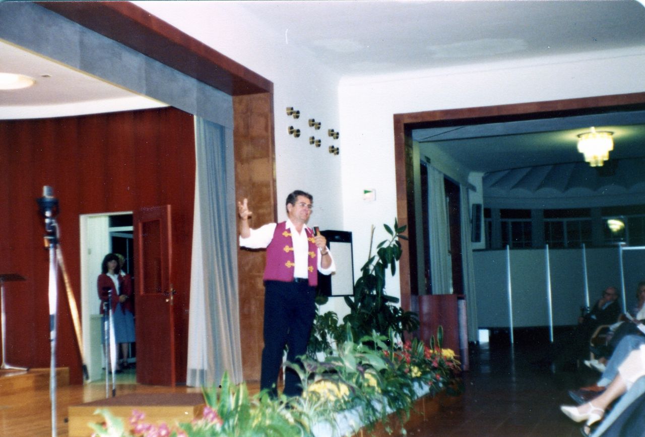 1982_005.jpg