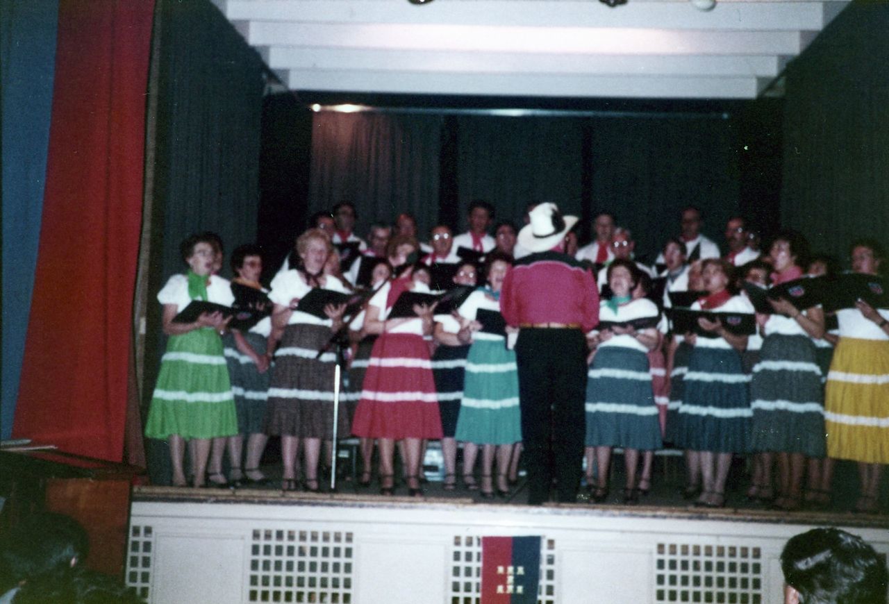 1982_007.jpg